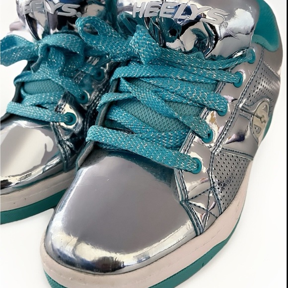 Heelys Metallic Split Chrome Skate Sneaker Roller Wheel in Blue - Picture 1 of 6
